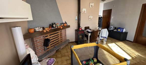 3 rooms Apartment in Gropparello, Italy No. 227773 2
