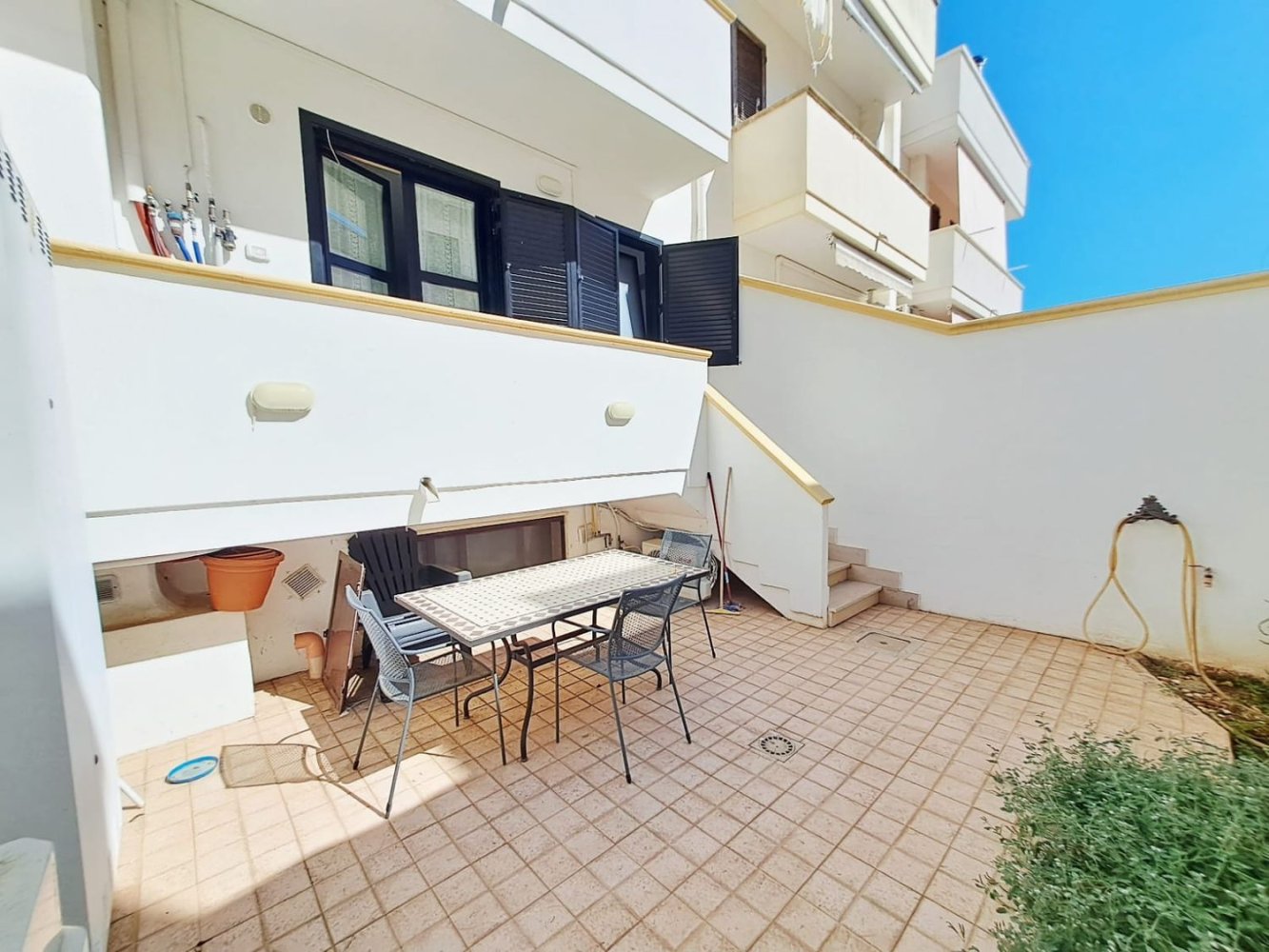 8 bedrooms House in Surbo, Italy No. 400893