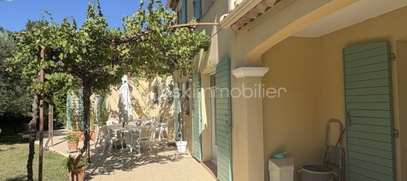 4 bedrooms Villa in Lauris, France No. 321924 3