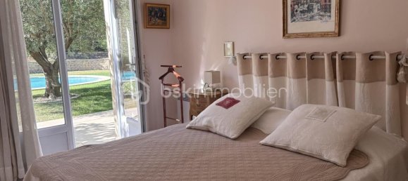 4 bedrooms Villa in Lauris, France No. 321924 9