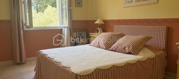 4 bedrooms Villa in Lauris, France No. 321924 11