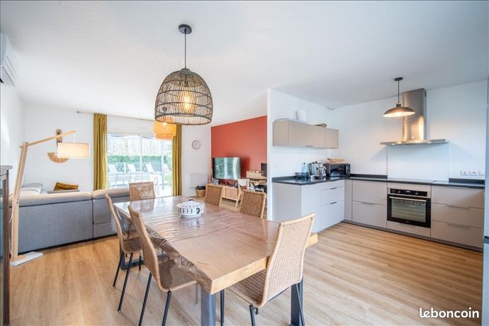 5 bedrooms House in Landes, France No. 279679