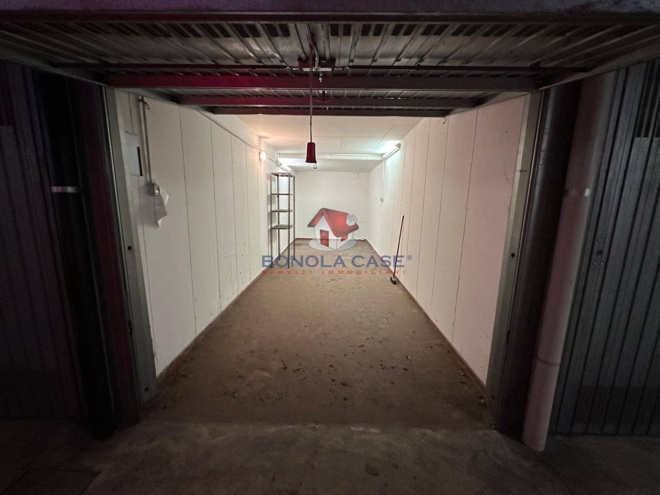 1 room Garage in Milan, Italy No. 351644