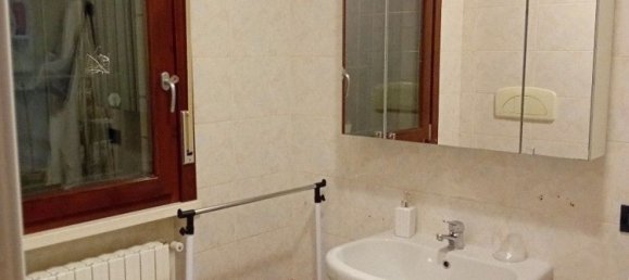 3 rooms Apartment in Reggio Emilia, Italy No. 171643 6