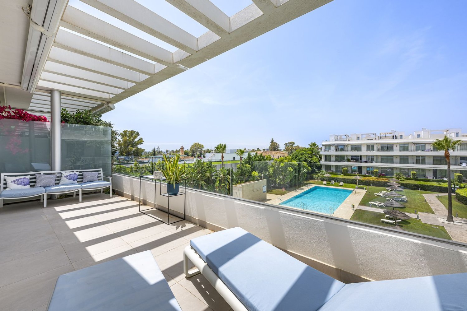 3 bedrooms Penthouse in Estepona, Spain No. 148797