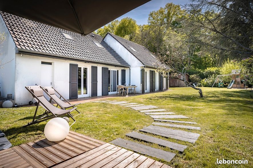 4 bedrooms House in Lesigny, France No. 162005