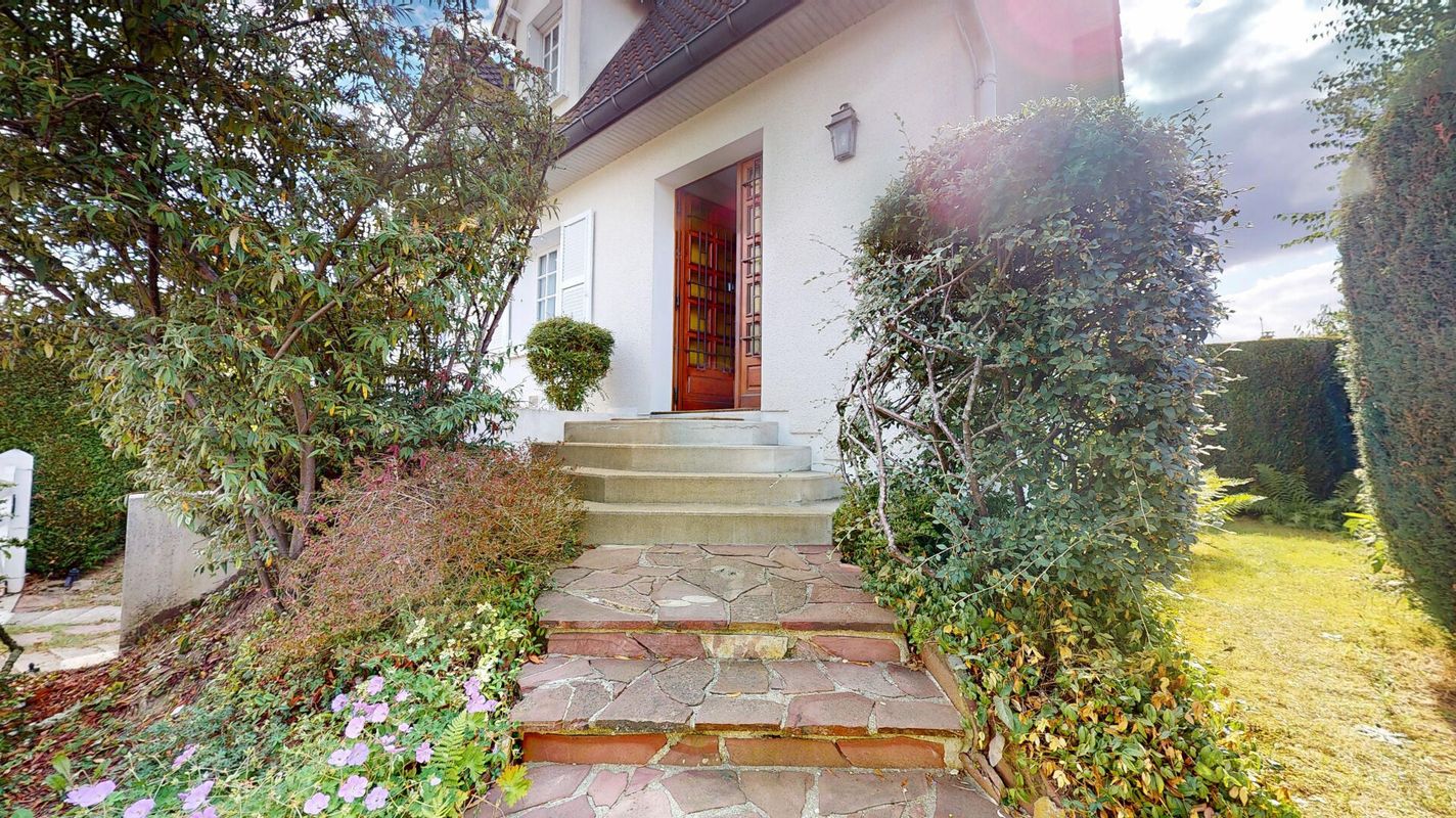 3 Schlafzimmer Haus in Bois-d'Arcy, France, Nr. 318526