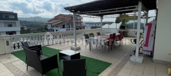 3 bedrooms Villa in Collecorvino, Italy No. 269095 2