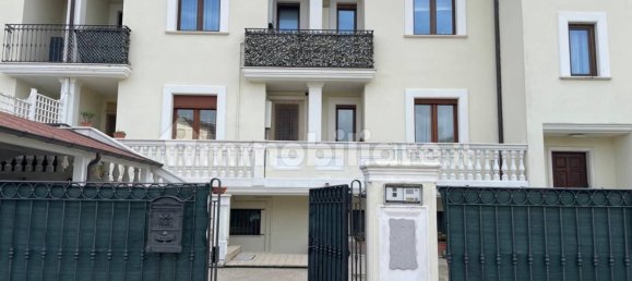 3 bedrooms Villa in Collecorvino, Italy No. 269095 4