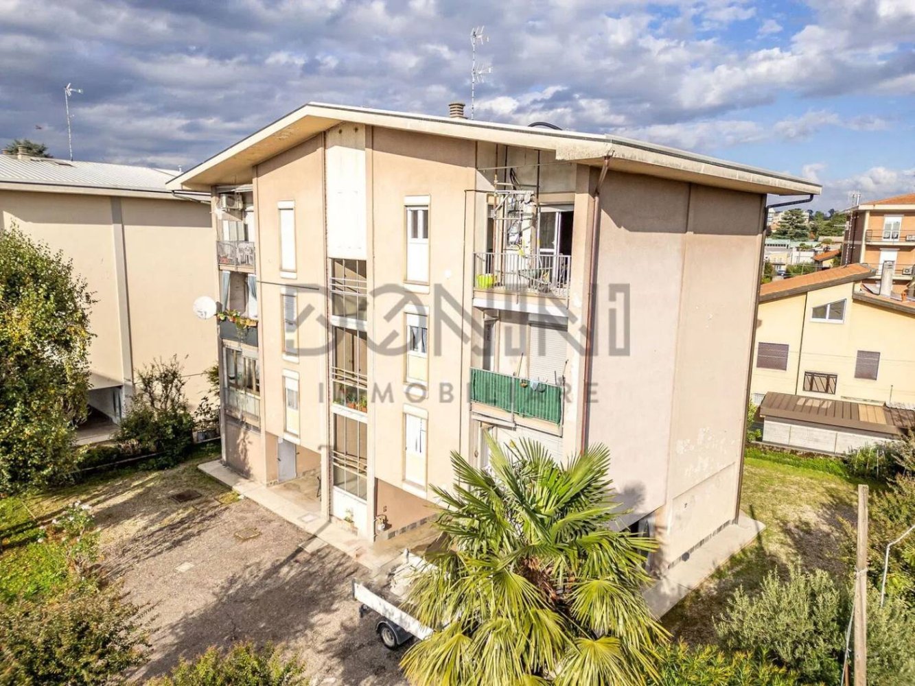 2 غرف نوم شقة في Tradate, Italy رقم 223487