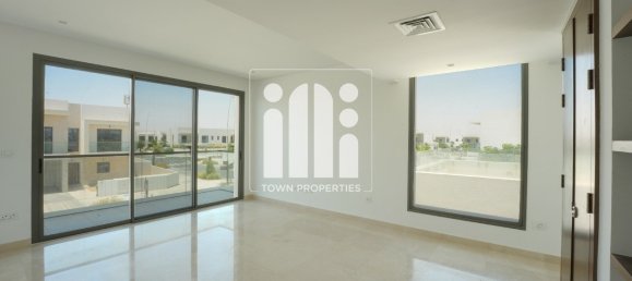 4 bedrooms Villa in Yas Island, UAE No. 5621 10