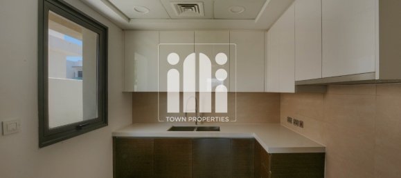 4 bedrooms Villa in Yas Island, UAE No. 5621 17