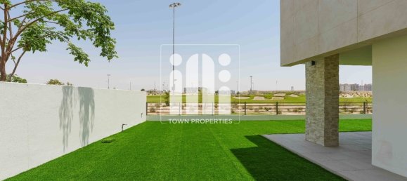 4 bedrooms Villa in Yas Island, UAE No. 5621 13