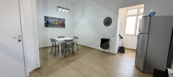 Квартира с 2 комнатами в Бари, Италия № 29848 10