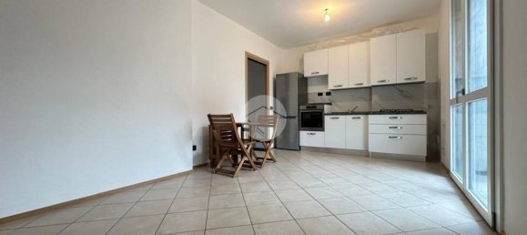 2 rooms Apartment in Pessano con Bornago, Italy No. 60072 3