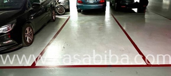  مرآب في Valencia, Spain رقم 76073 2