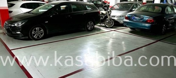  مرآب في Valencia, Spain رقم 76073 7