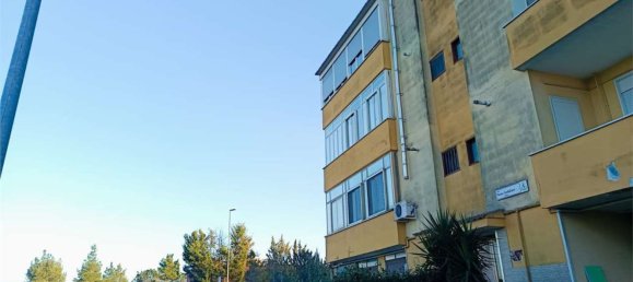 3 rooms Apartment in Benevento, Italy No. 228801 6