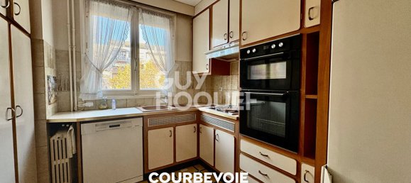 3 bedrooms Apartment in Courbevoie, France No. 172584 4