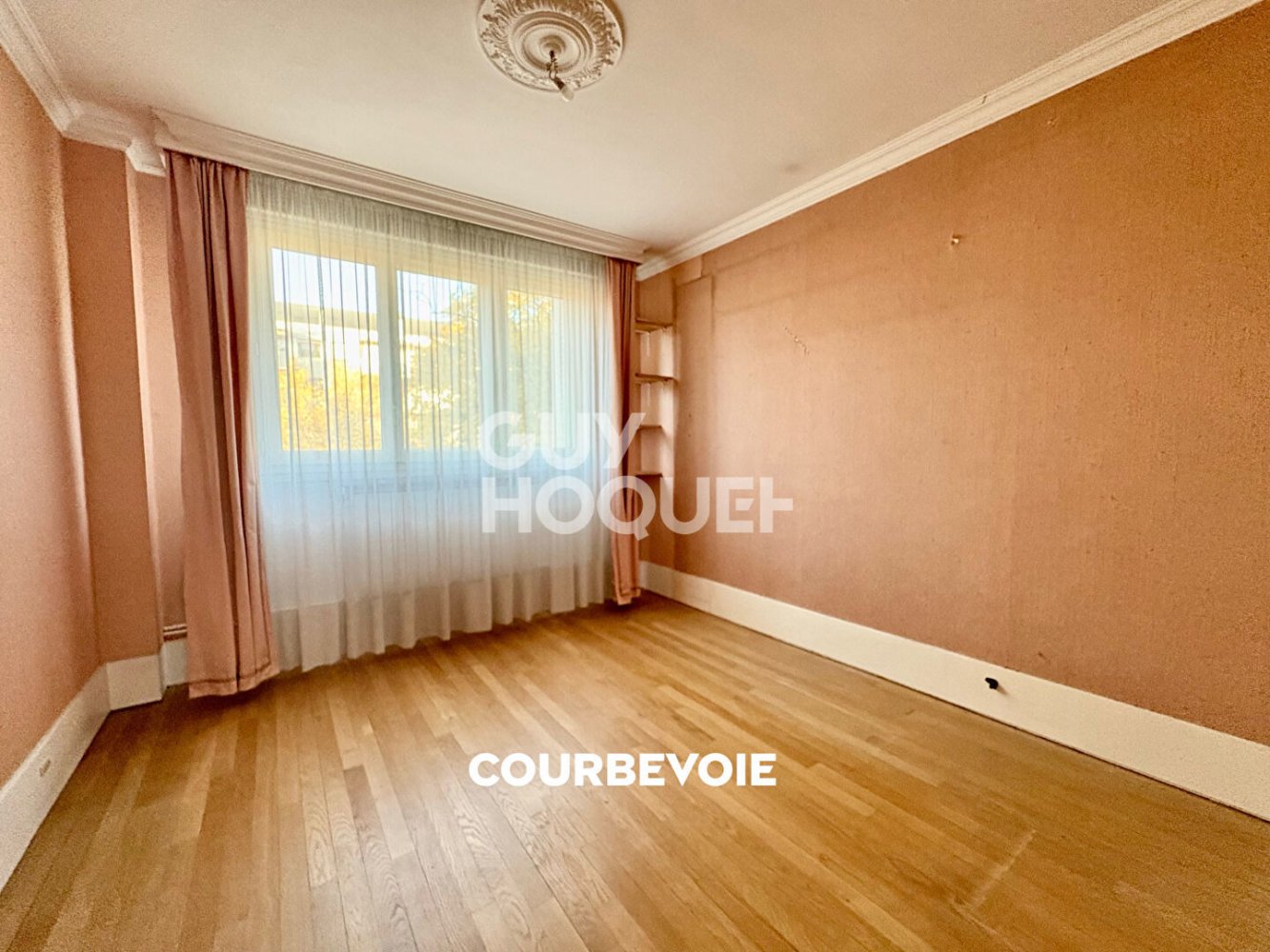 3 bedrooms Apartment in Courbevoie, France No. 172584
