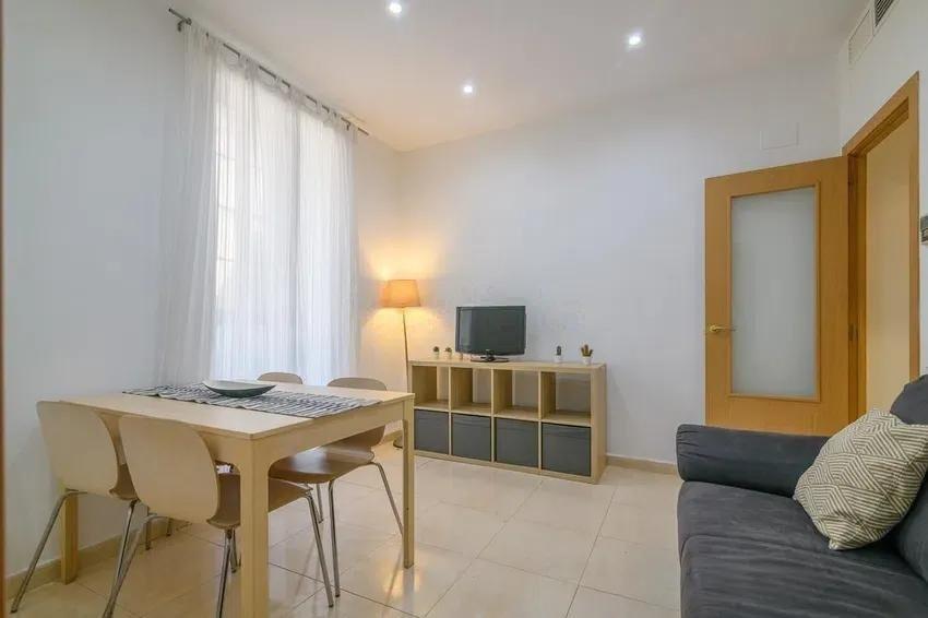 Квартира с 3 спальнями в Эшампле, Испания № 141809