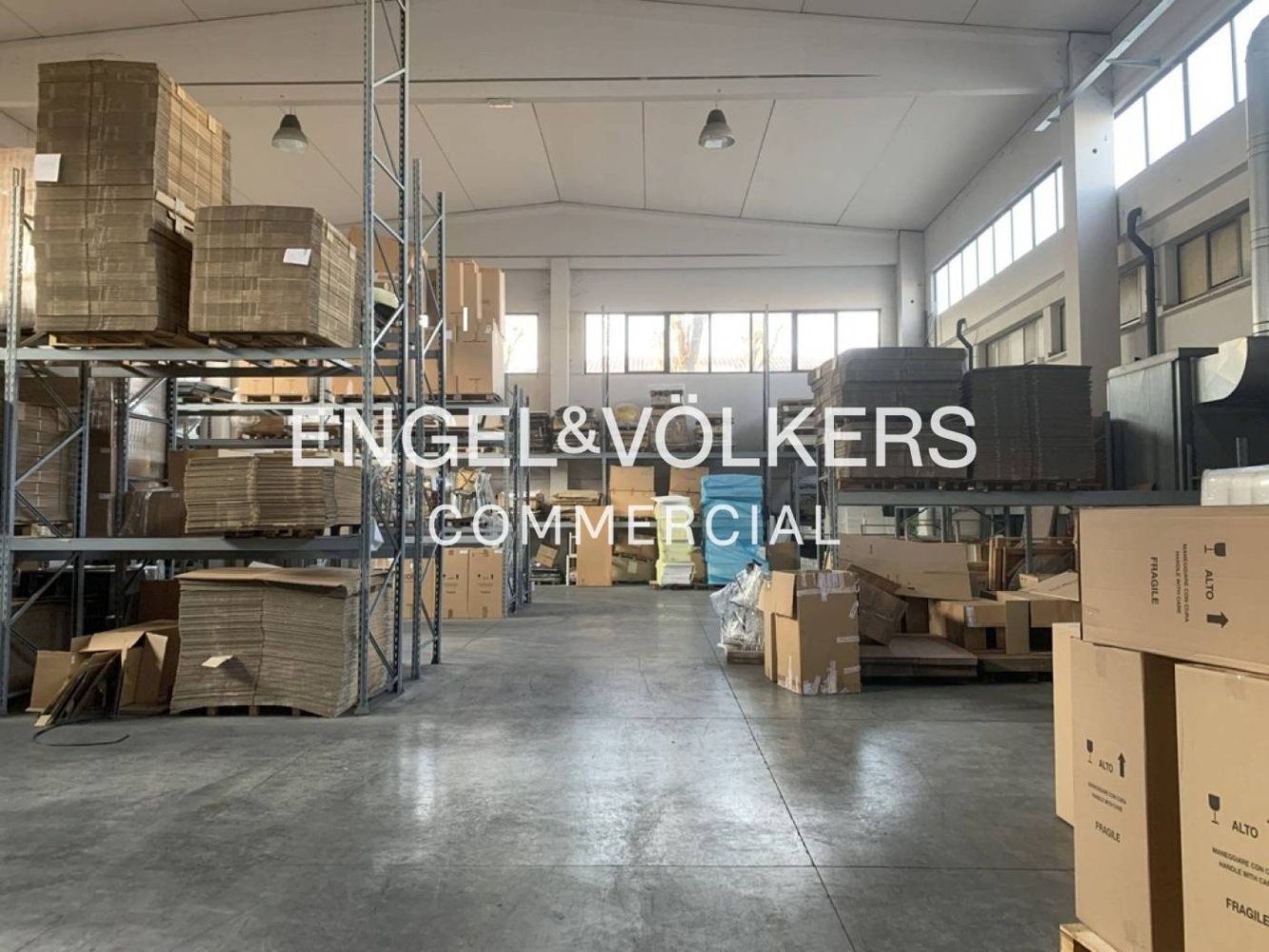 5-Zimmer Lagerhaus in Varedo, Italy, Nr. 114299