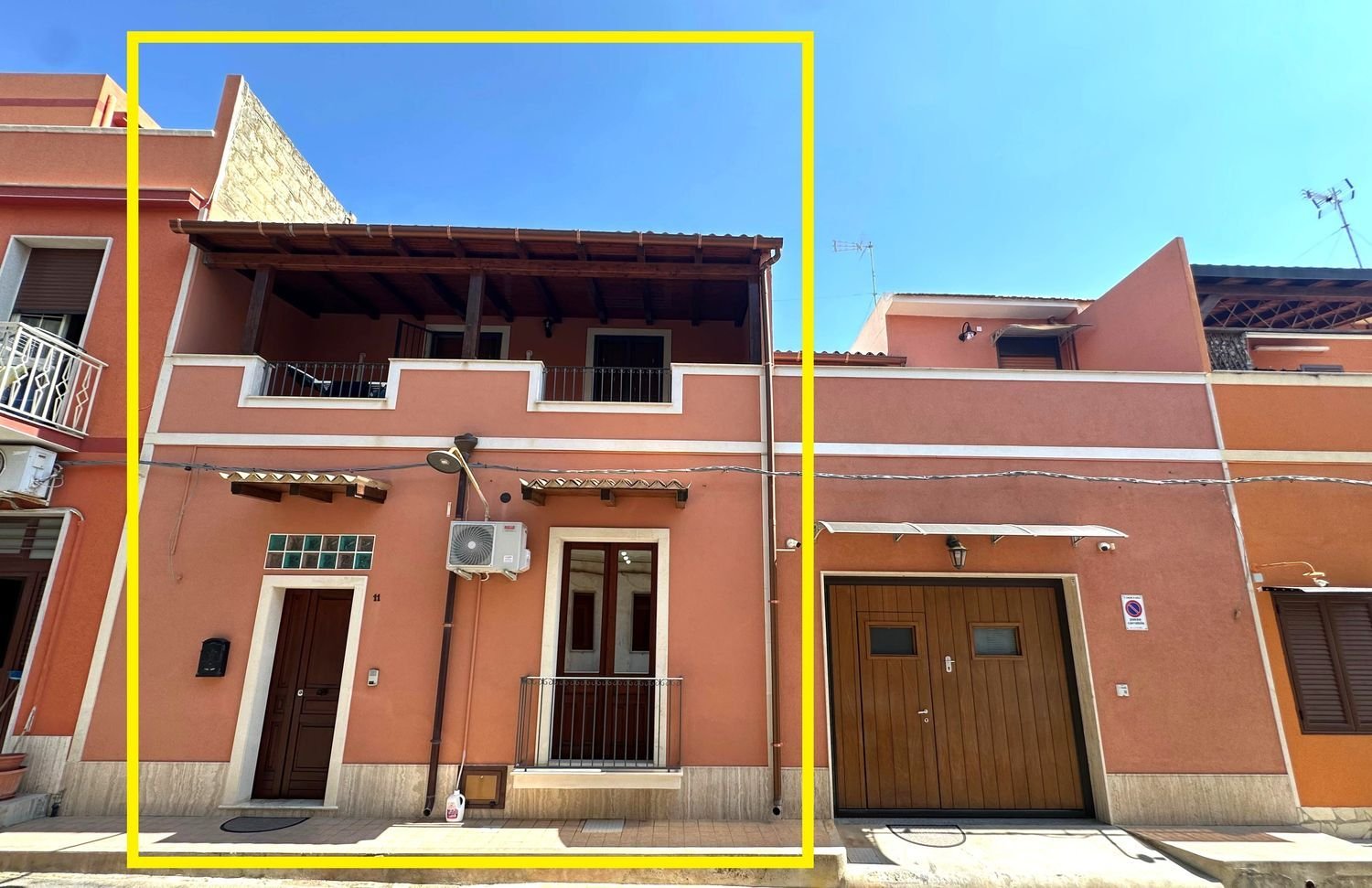 Дом с 5 спальнями в Авола, Италия № 352607