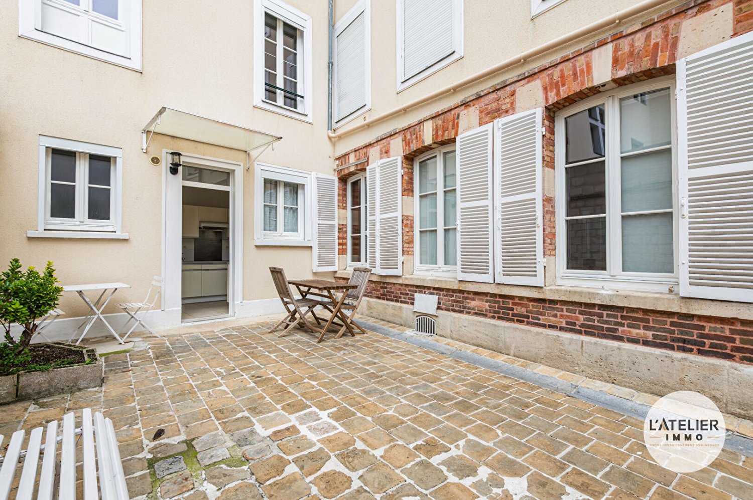 2 bedrooms Apartment in Chalons-en-Champagne, France No. 305843