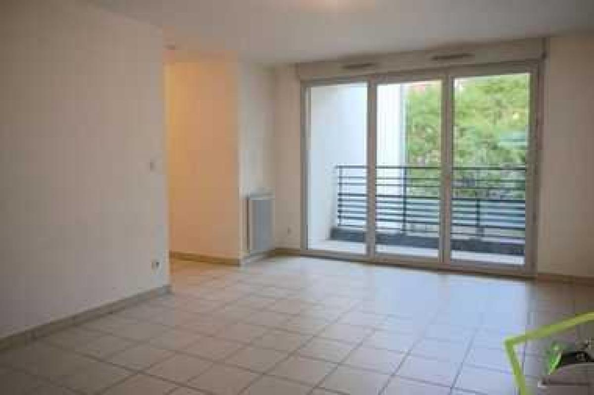 2 bedrooms Condo in Villeurbanne, France No. 34101