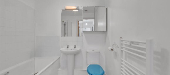 2 bedrooms Apartment in London, United Kingdom No. 7867 9