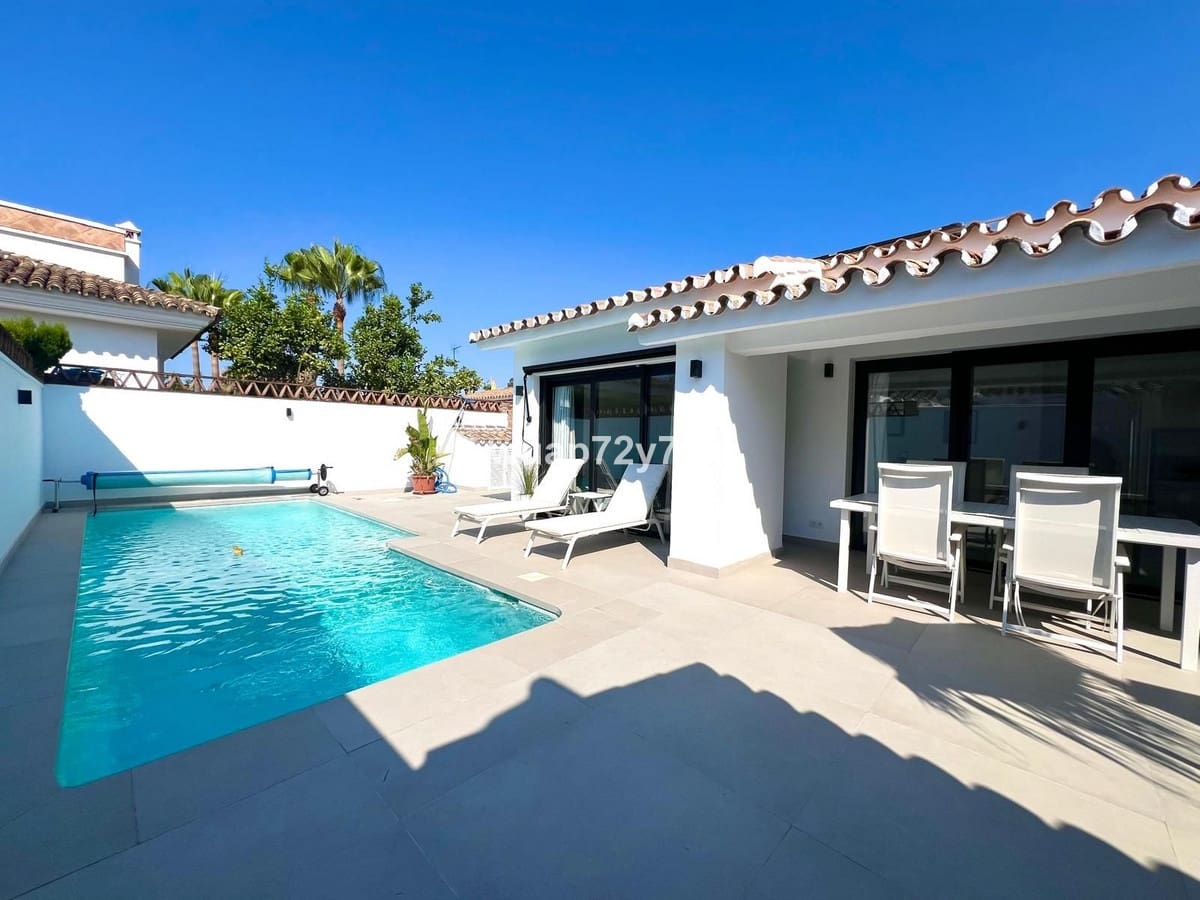 2 غرف نوم منزل في Estepona, Spain رقم 180786