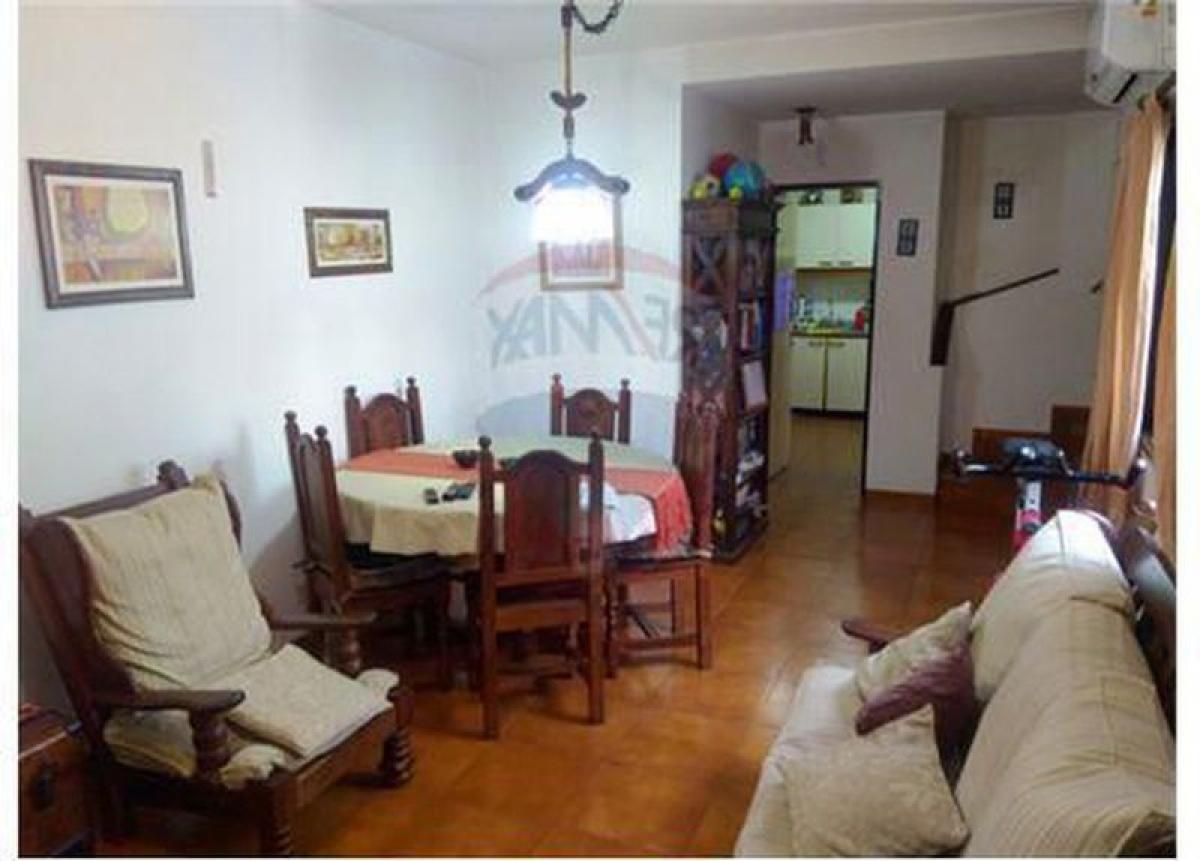 2 bedrooms House in Vicente Lopez, Argentina No. 8869