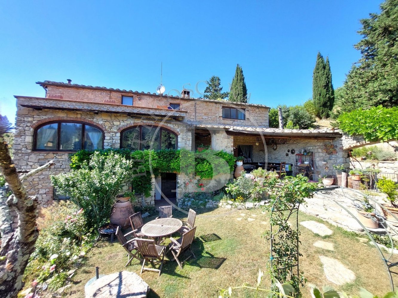 9 rooms House in Castellina in Chianti, Italy No. 147249