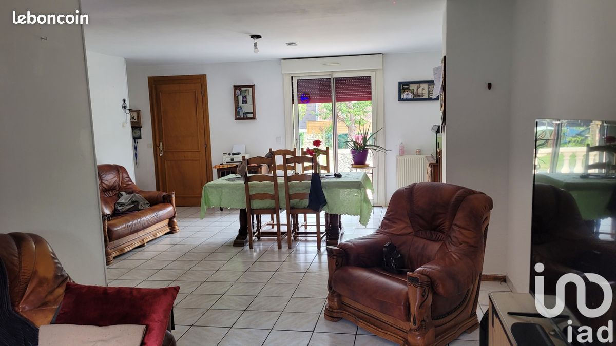 Casa de 3 dormitorios en Montivilliers, France No. 360215