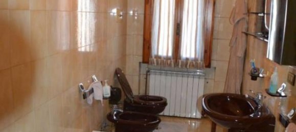 Дом с 14 комнатами в Роверкьяра, Италия № 35344 16