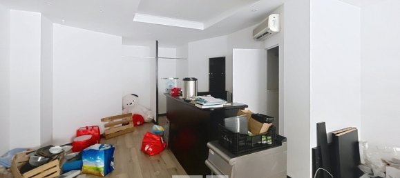 104m² Commercial property in Bastia, France No. 249418 3