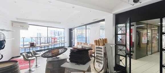 104m² Commercial property in Bastia, France No. 249418 2