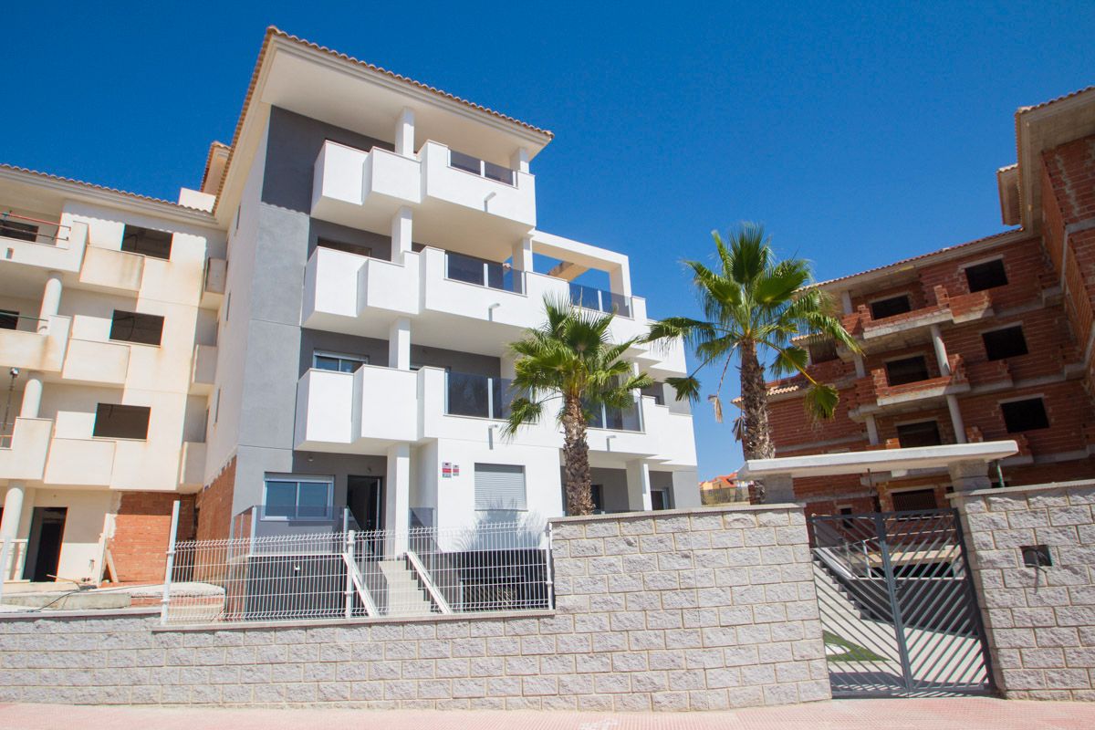 Apartamento de 3 dormitorios en Alicante, Spain No. 117331