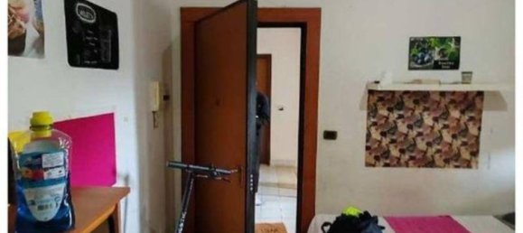 Apartamento de 2 dormitorios en Pomezia, Italy No. 16329 16