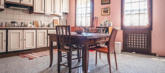 4 bedrooms Apartment in Venice, Italy No. 323156 3