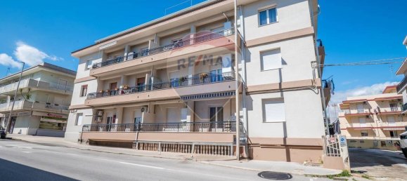 3 bedrooms Apartment in Pozzallo, Italy No. 77141 3