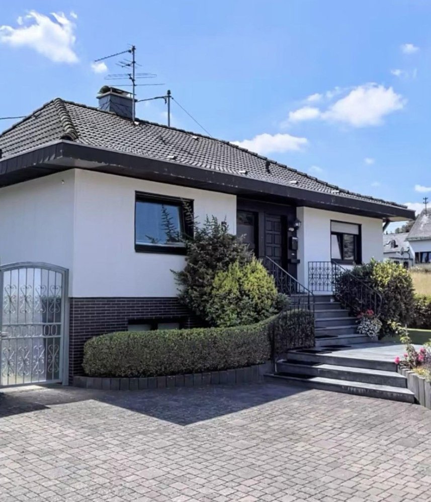 5 rooms Bungalow in Ahrweiler, Germany No. 156594