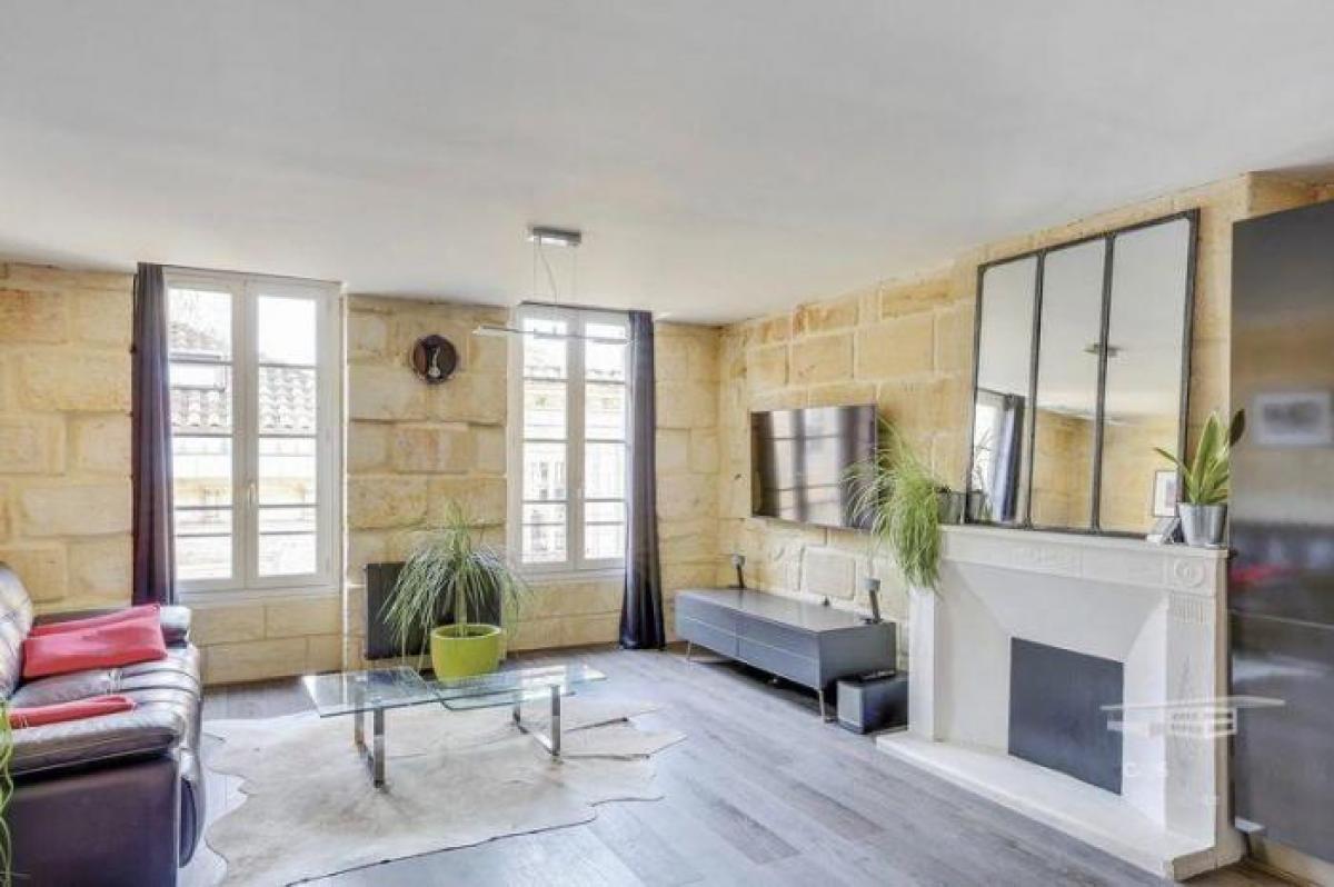 2 bedrooms Apartment in Bordeaux, France No. 2147