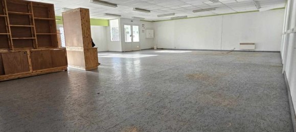 591m² Building in Merville, France No. 152906 12