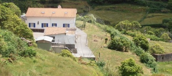 Дом с 4 спальнями в Вила ду Порту, Португалия № 45697 2