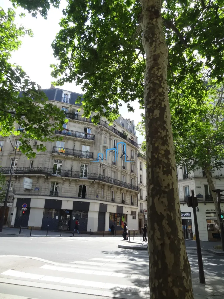 Studio in Paris, France No. 345626