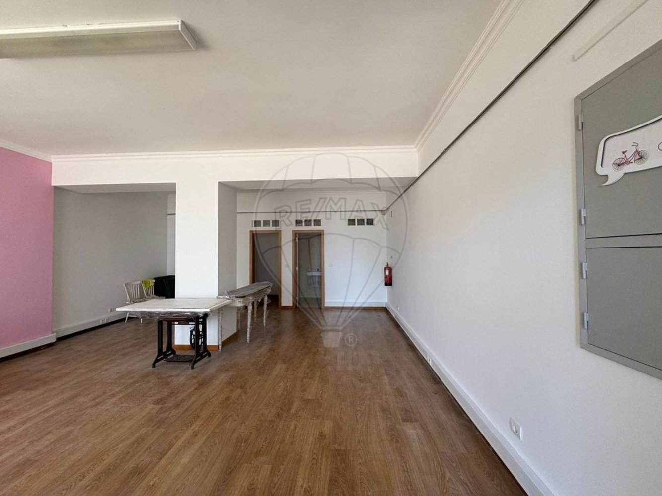 Propriété commerciale à Oeiras, Portugal 57m² No. 279005