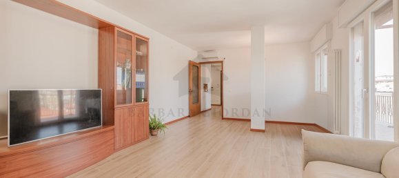 6 rooms Apartment in Venice, Italy No. 54805 3