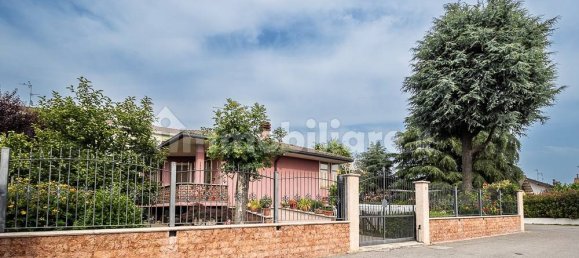 Villa de 2 dormitorios en Orio Litta, Italy No. 136784 2