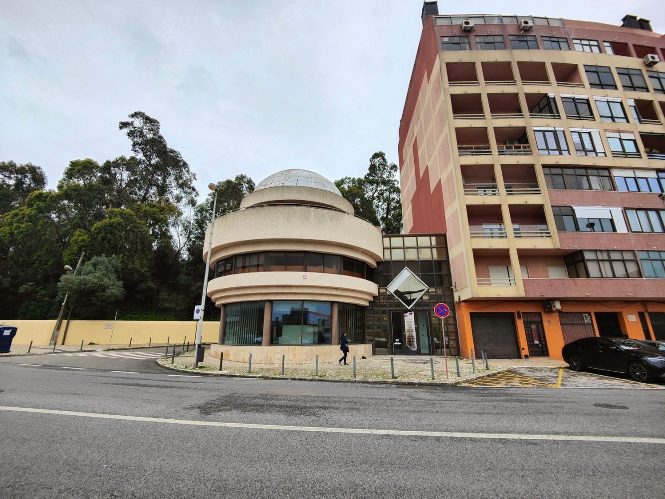 800m² Building in Lisbon, Portugal No. 11567